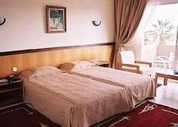 عدو تيزنيت فندق 4*